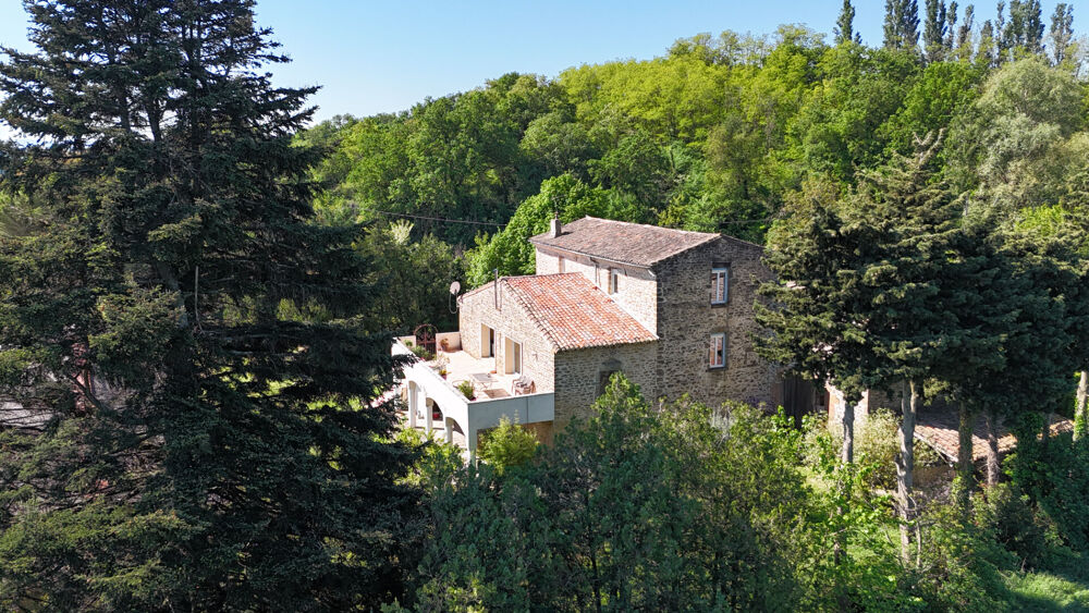 Corps de ferme avec dépendances ? fort potentiel à Etoile sur Rhône