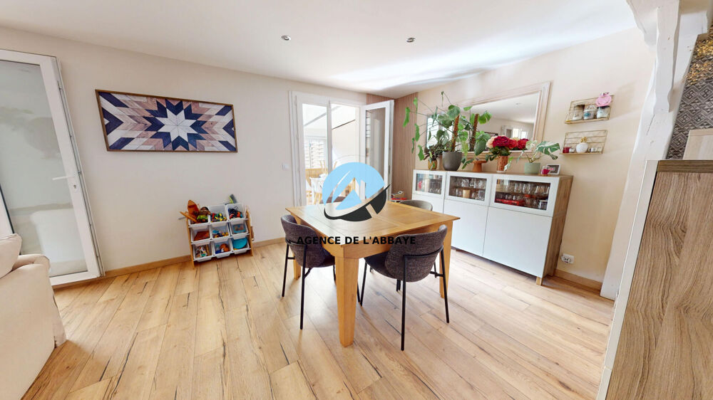 Maison 5 pièces avec garage à vendre à Epouville