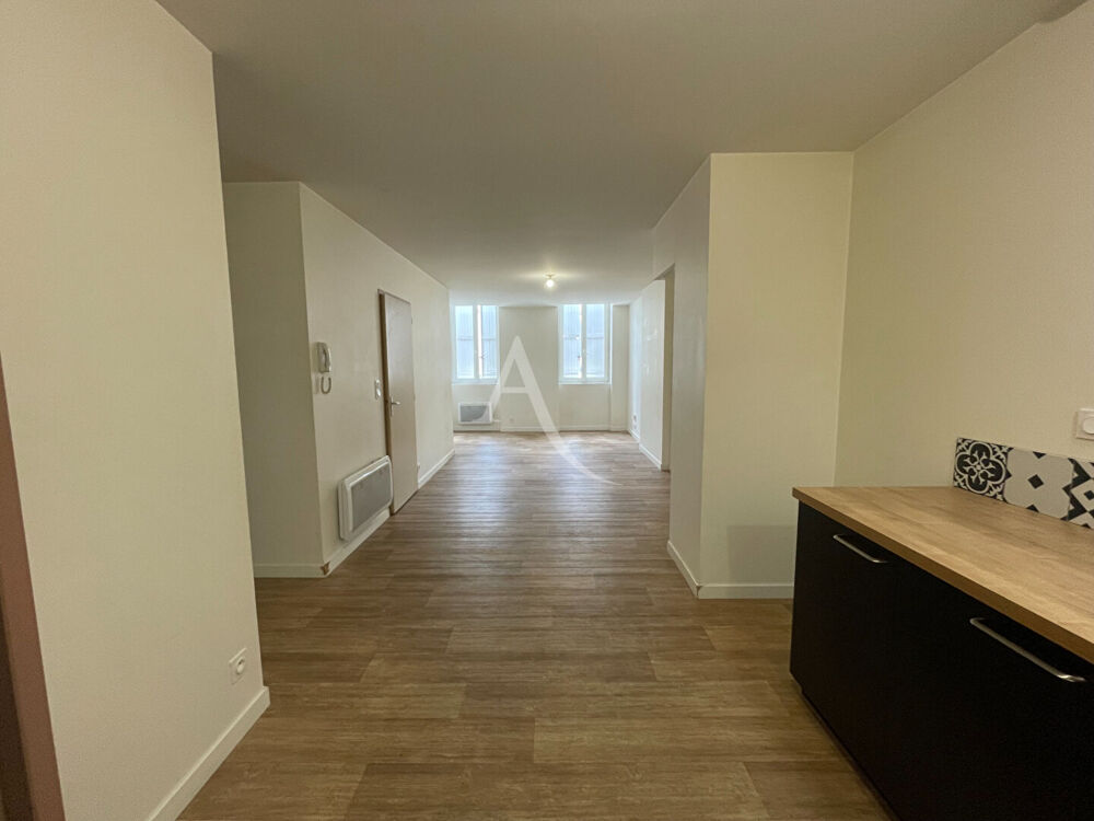 Location Appartement ?Appartement T2 rénové  Centre Bourg. Villeneuve de marsan