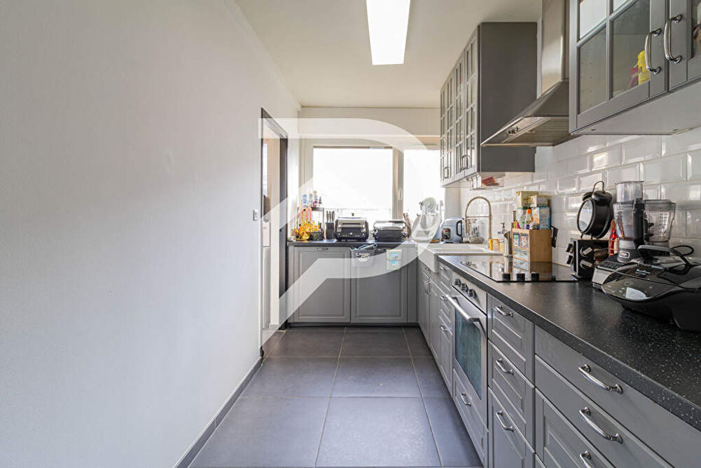 Vente Appartement CASTELLANE - 13006 MARSEILLE - Magnifique T4 de 108 m2 rénové-  3 chambres Marseille 6