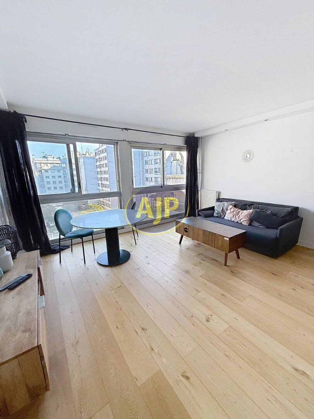 Vente Appartement PARIS 15ème 2 pièces. Paris 15