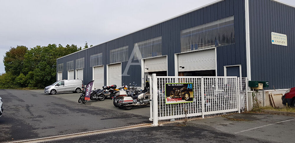 Location Parking/Garage Parking / box Rochefort 53 m2 Rochefort