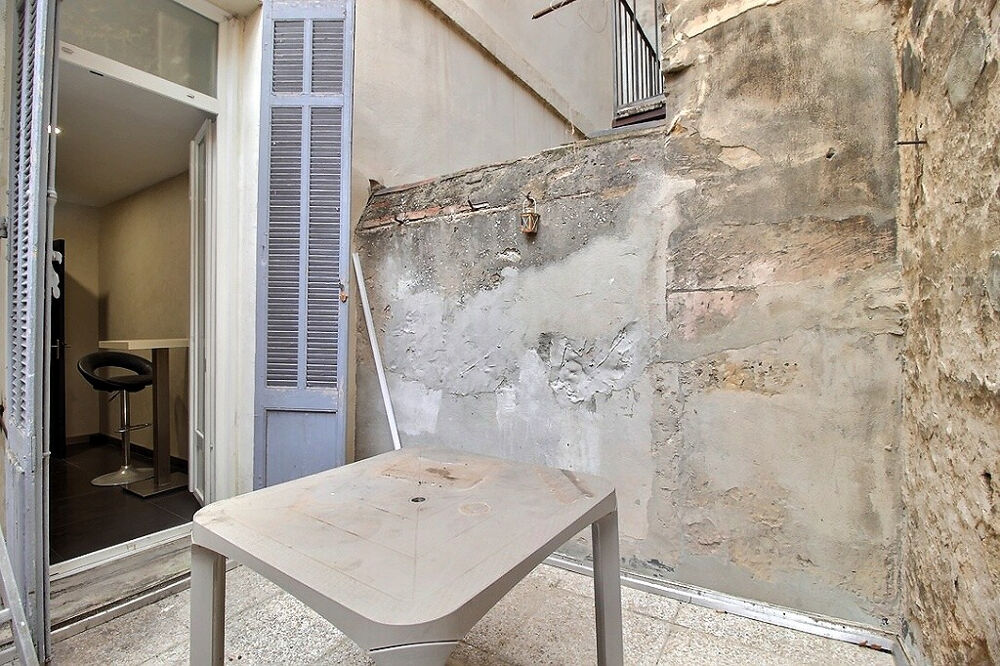 Vente Appartement MARSEILLE 1 - SECTEUR SAINT-CHARLES - APPARTEMENT 3 PIECES - 1 COUR / TERRASSE  - 2  CHAMBRES  -  DEBARRAS Marseille 1