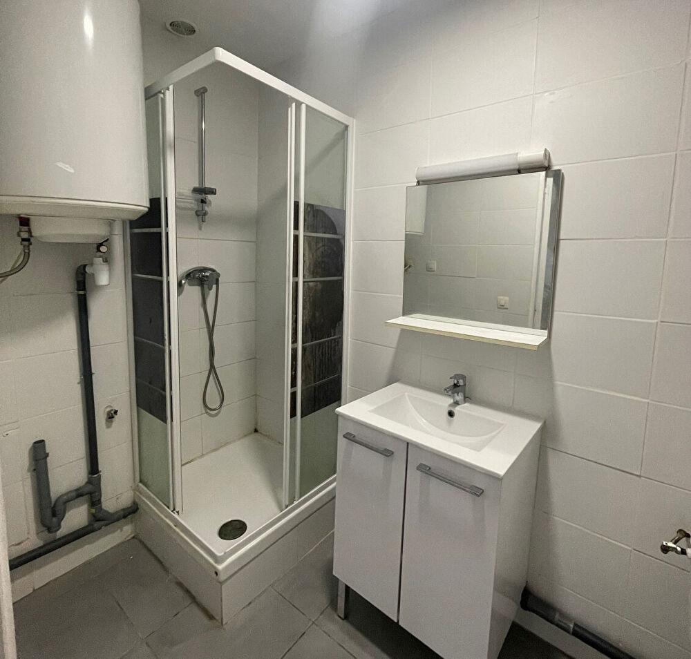 Location Appartement Grand studio 30 m²  |  Coeur historique La ciotat