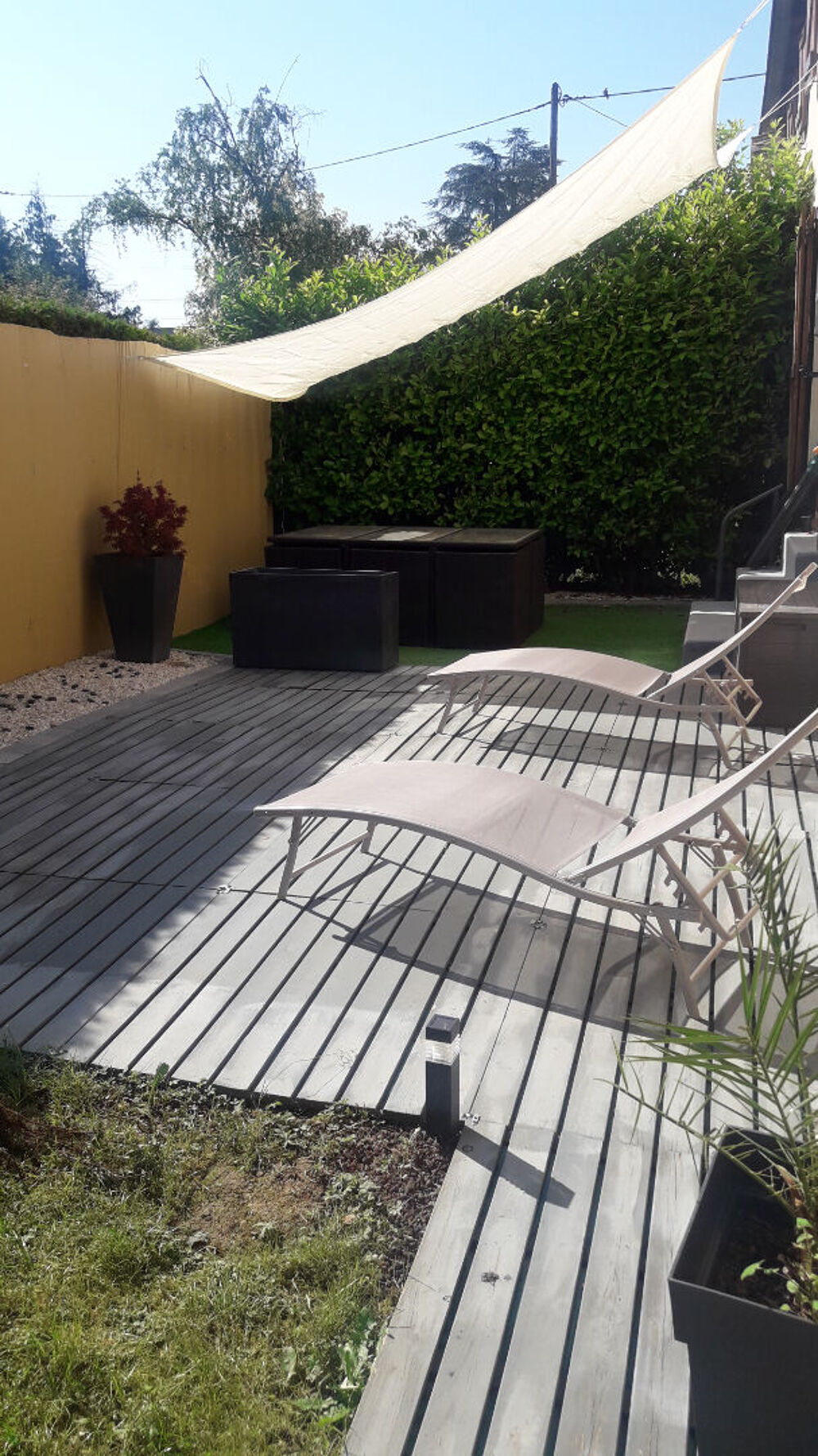Loue proche centre Ceyzeriat T4 duplex avec jardinet et garage