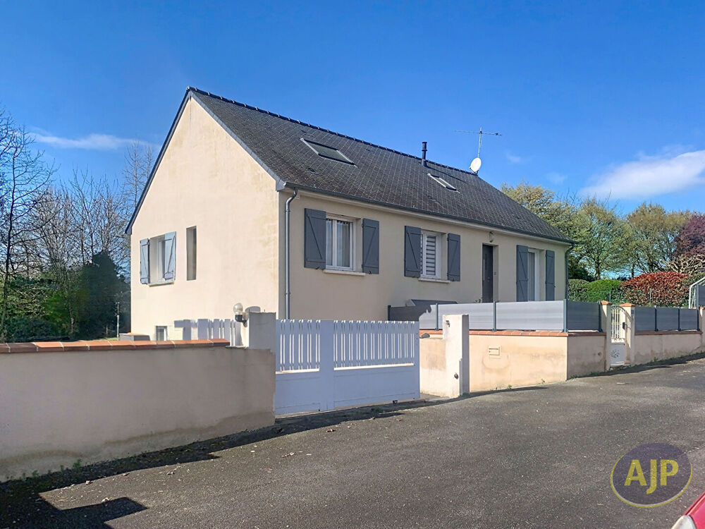 Maison 6 pièces 145 m² · à Combree · 145 m² · 232 210 €