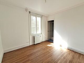  Appartement à louer 3 pièces 83 m²