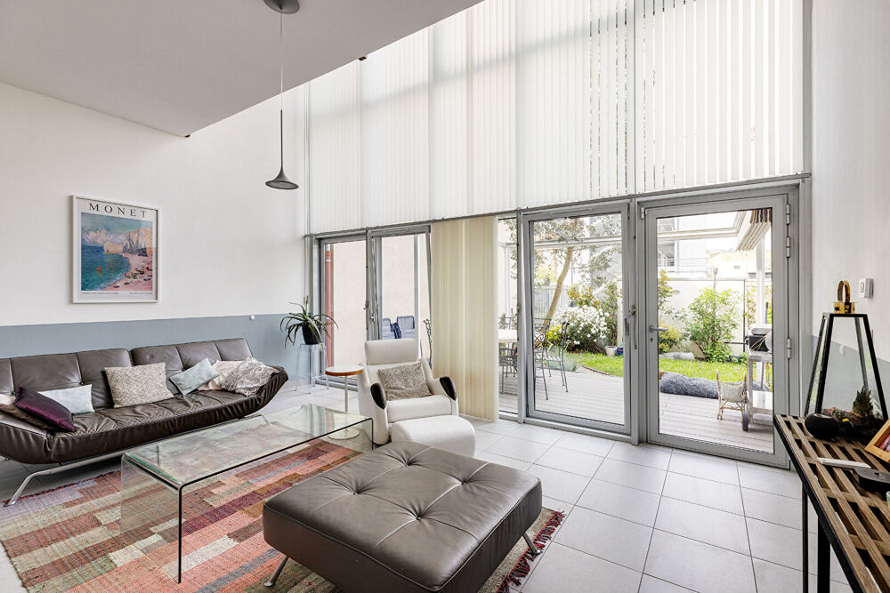 EXCLUSIVITE : LILLE CHU OSCAR LAMBRET : Maison d'architecte de 160 m² - 3 chambres jardin garage