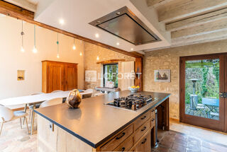  Maison à louer 7 pièces 232 m²