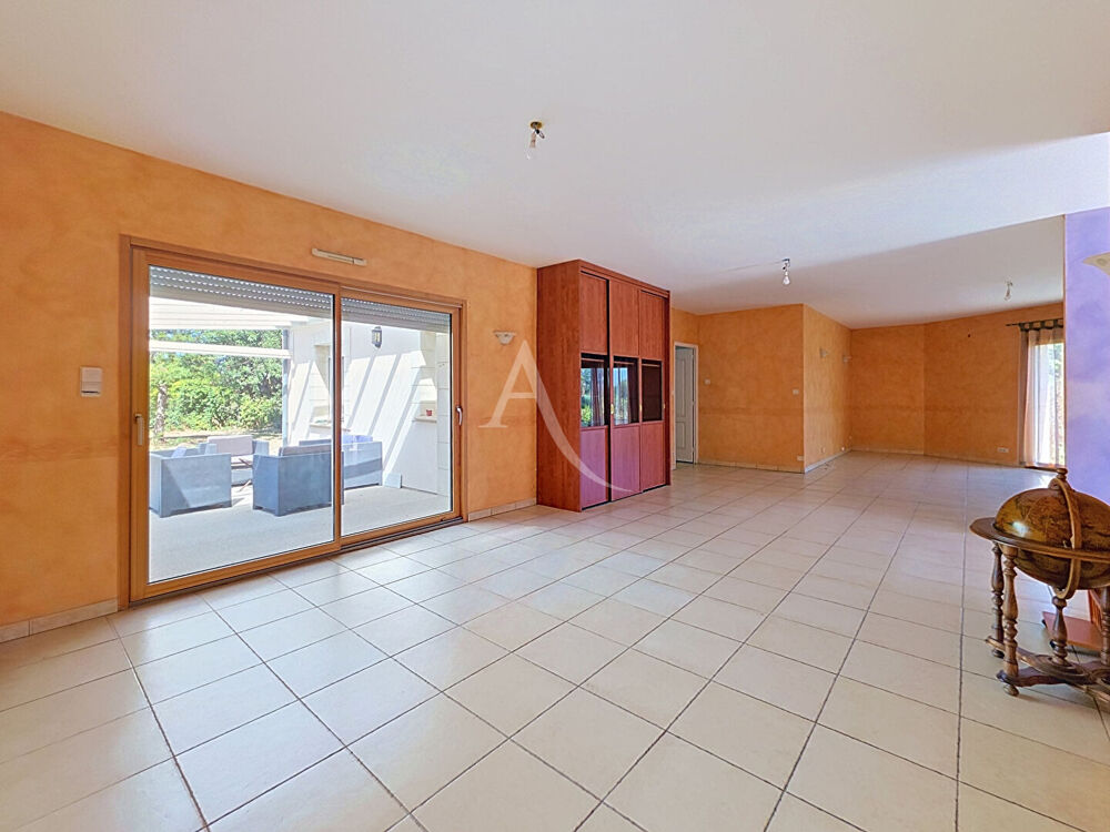 Maison de plain pied de 192m² Saint-Jean-De-Linières