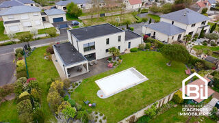  Maison � vendre 7 pi�ces 210 m�