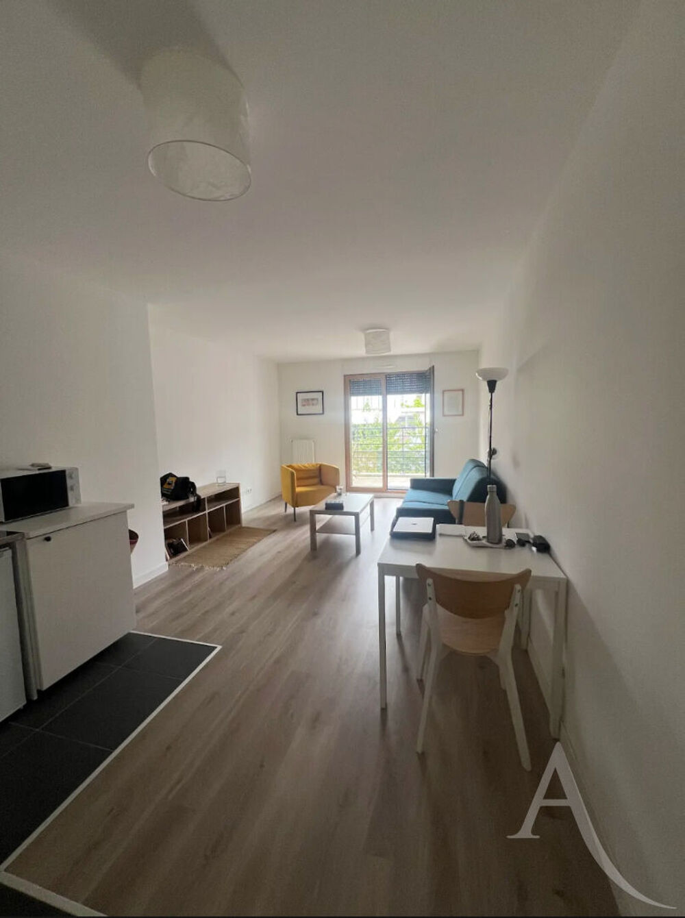 Location Appartement GRAND STUDIO - Meublé - avec grand balcon - Montreuil centre Montreuil