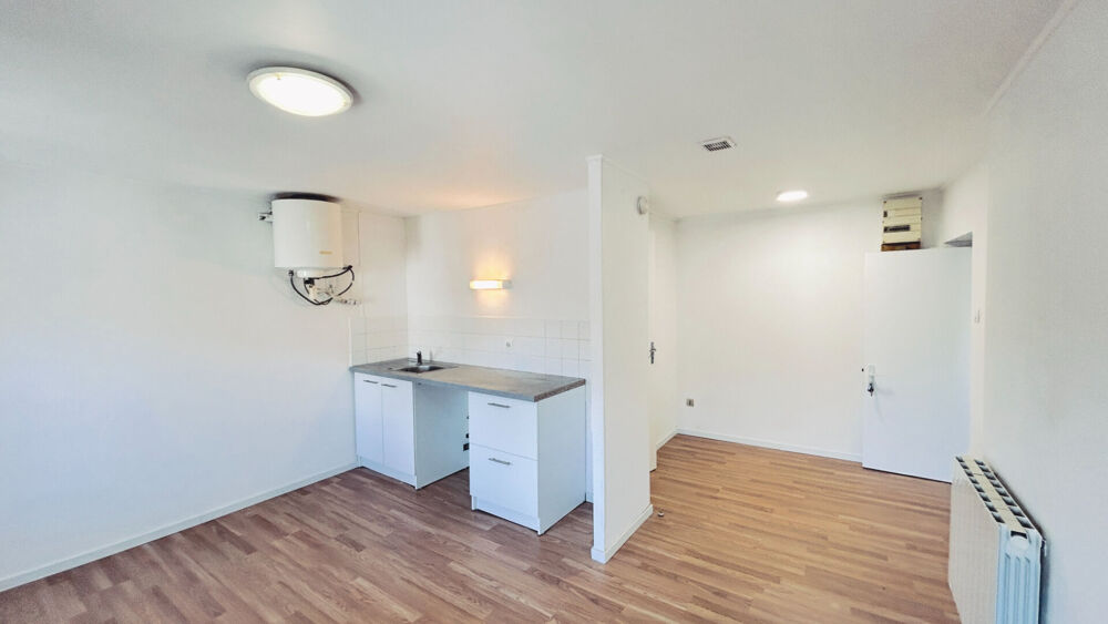 A LOUER APPARTEMENT DE TYPE 1 - BLAYE CENTRE