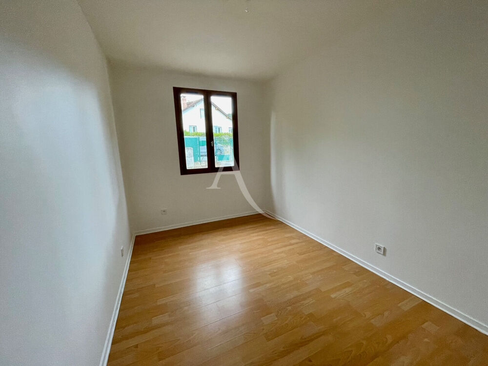 Location Maison Maison SAINT REMY LES CHEVREUSE   5 pièce(s)   77 m2 Saint remy les chevreuse