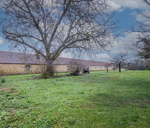   FORGES (17) - LOT � R�HABILITER - 1339 m� DE PARCELLE Maison - 4 pi�ce(s) - 90 m�