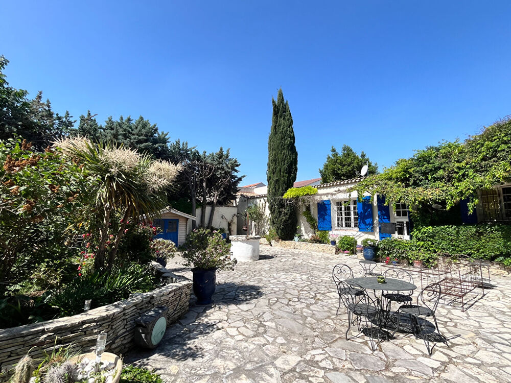 Vente Maison MAS CONTEMPORAIN EN PIERRE 5 pièce(s) 254 m2 Montpellier