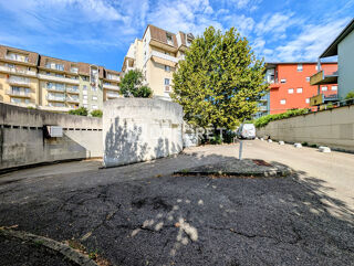  Parking / Garage à louer 20 m²