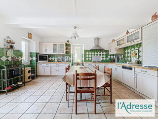  Villa  vendre 12 pices 510 m