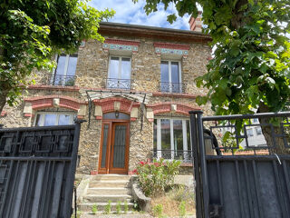  Maison à louer 7 pièces 150 m²