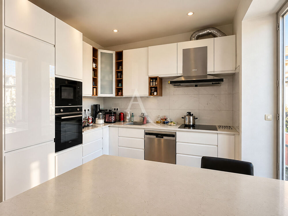 Vente Appartement CARRE D'OR - 13008 - APPARTEMENT 4PIECES - CHAMBRE DE SERVICE - CAVE Marseille 8