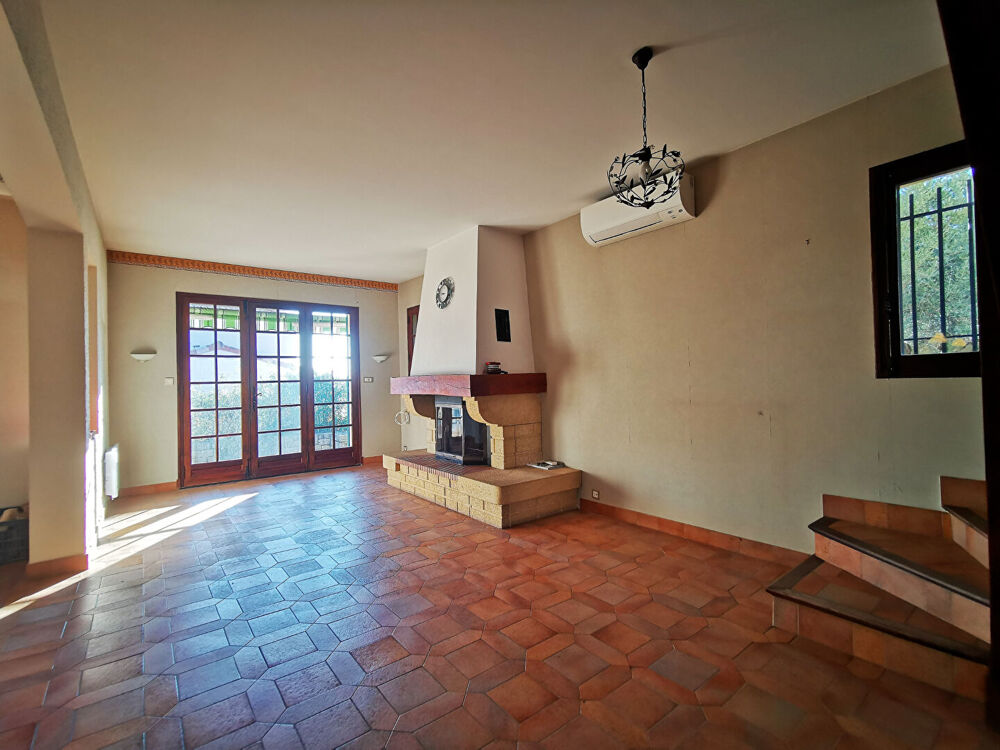 Vente Maison Maison Traditionnelle T5 (construite en 1973) de138 m²  sur un terrain de 550 m2 La fare les oliviers
