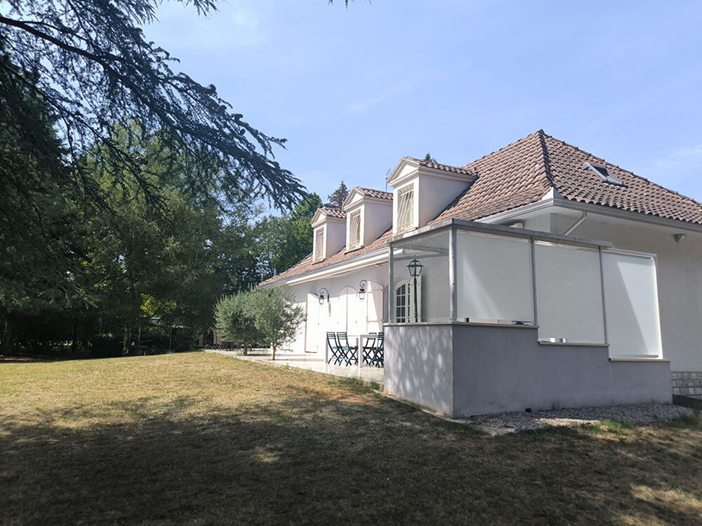 Vente Maison Pavillon type Ile de France sur grand parc arboré de 4000 M2 . Mirepoix  . Mirepoix