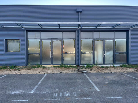 Local commercial 174M&sup2; - ZAC ECOLE-VALENTIN 2208 25870 Chatillon le duc