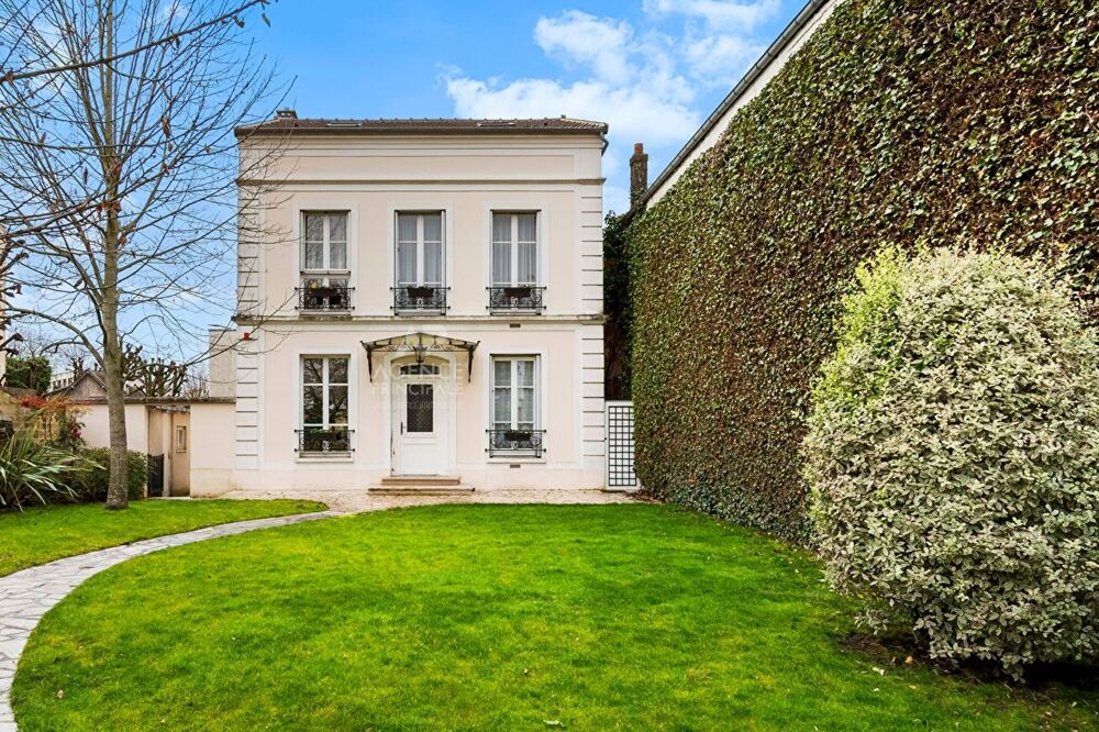 Maison 6 pièces 161 m² · à Saint Germain en Laye · 161 m² · 1 575 000 €