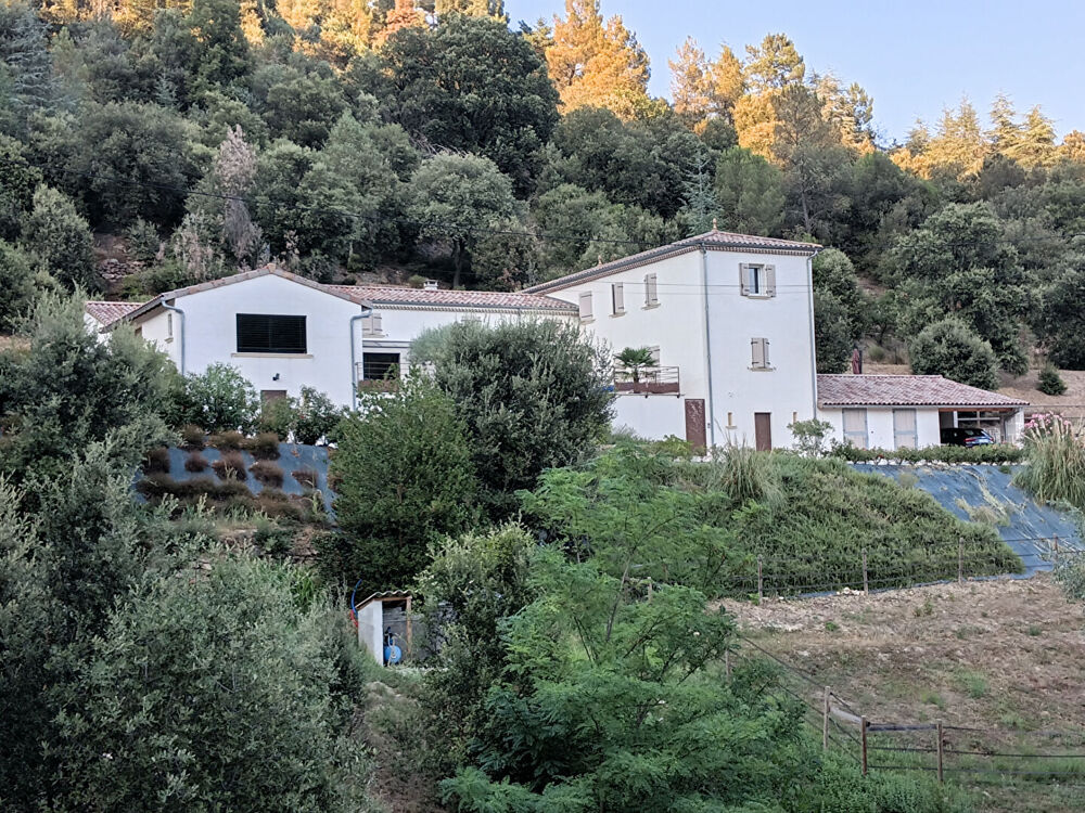 Ardèche : Vallée de l'Eyrieux Demeure de prestige 6 pièce(s) 200 m2 sur 10 hectares.