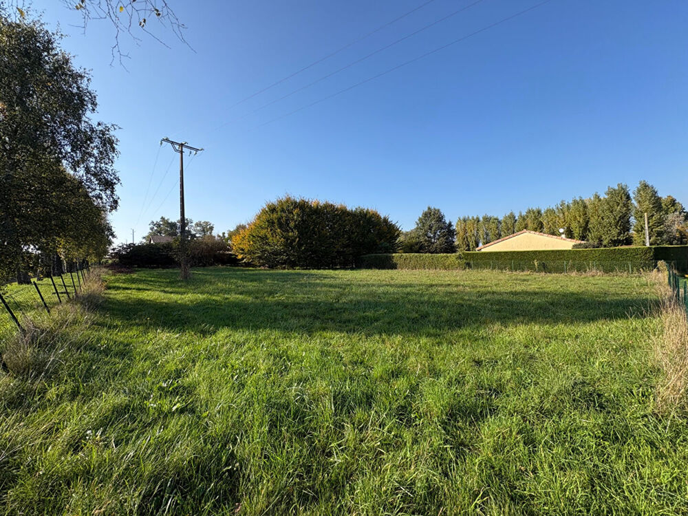 Vente Terrain Terrain constructible d'environ 1 528 m², secteur calme - 01190 OZAN Ozan