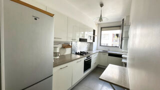  Appartement à louer 4 pièces 80 m²