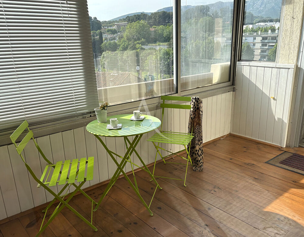 Aubagne centre-ville - Résidence Le Voltaire- Appartement T4-100 m2 avec 2 loggias et place de parking sous-sol