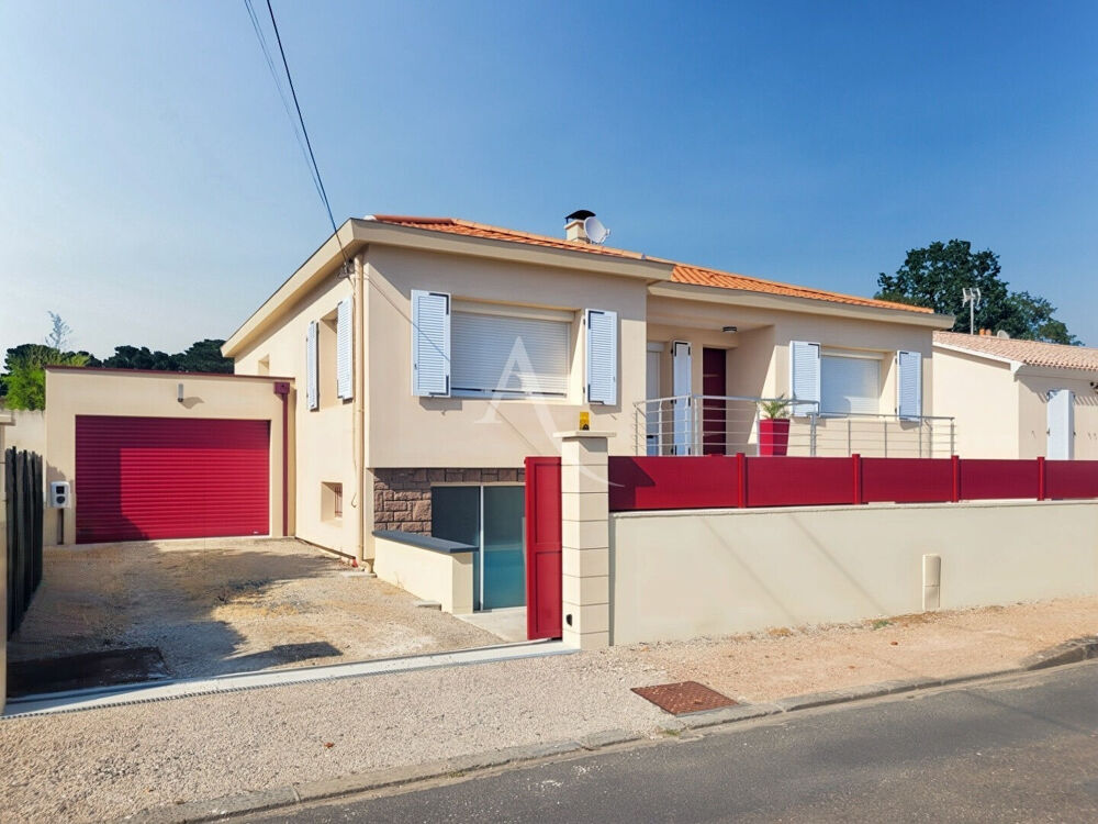 Maison 8 pièces 197 m² · à Challans · 197 m² · 399 900 €