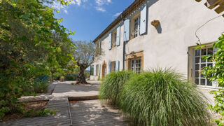  Maison à vendre 15 + pièces 940 m²