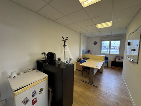  Bureaux Meaux 2 pièce(s) 33.0 m2 