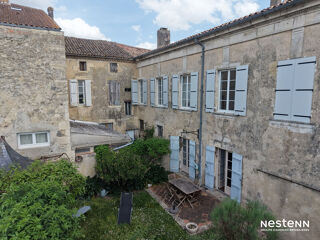  Maison à vendre 10 pièces 339 m²