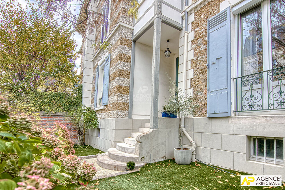 Maison 8 pièces 235 m² · à Versailles · 235 m² · 1 695 000 €