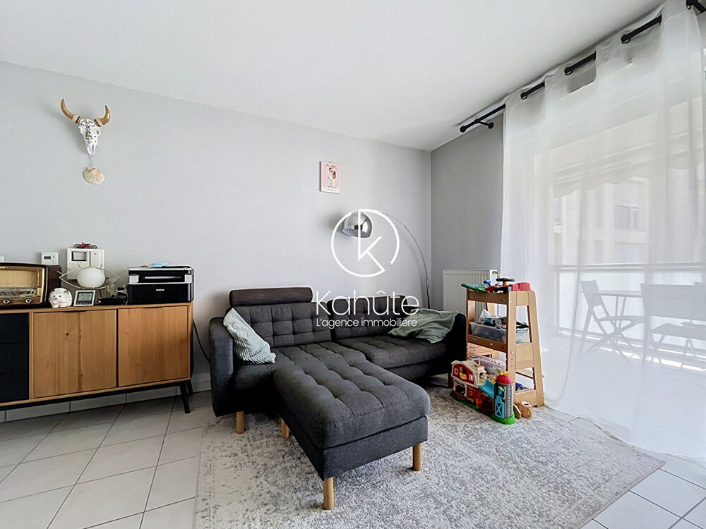 Vente Appartement Appartement Villeurbanne  Gratte-ciel 3 pièce(s) 66 m2, 2 chambres, terrasse, garage Villeurbanne