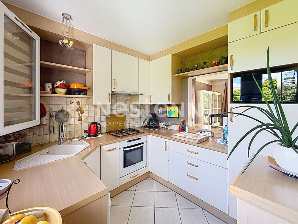 Vente Maison Maison  familiale 4 pièces 3 chambres avec 2 balcons et un jardin- 69500 BRON Bron