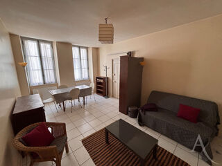  Appartement à louer 1 pièce 33 m²