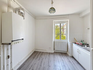  Appartement à louer 3 pièces 77 m²