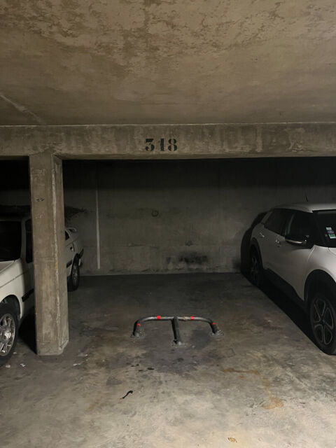  Parking / Garage � louer 