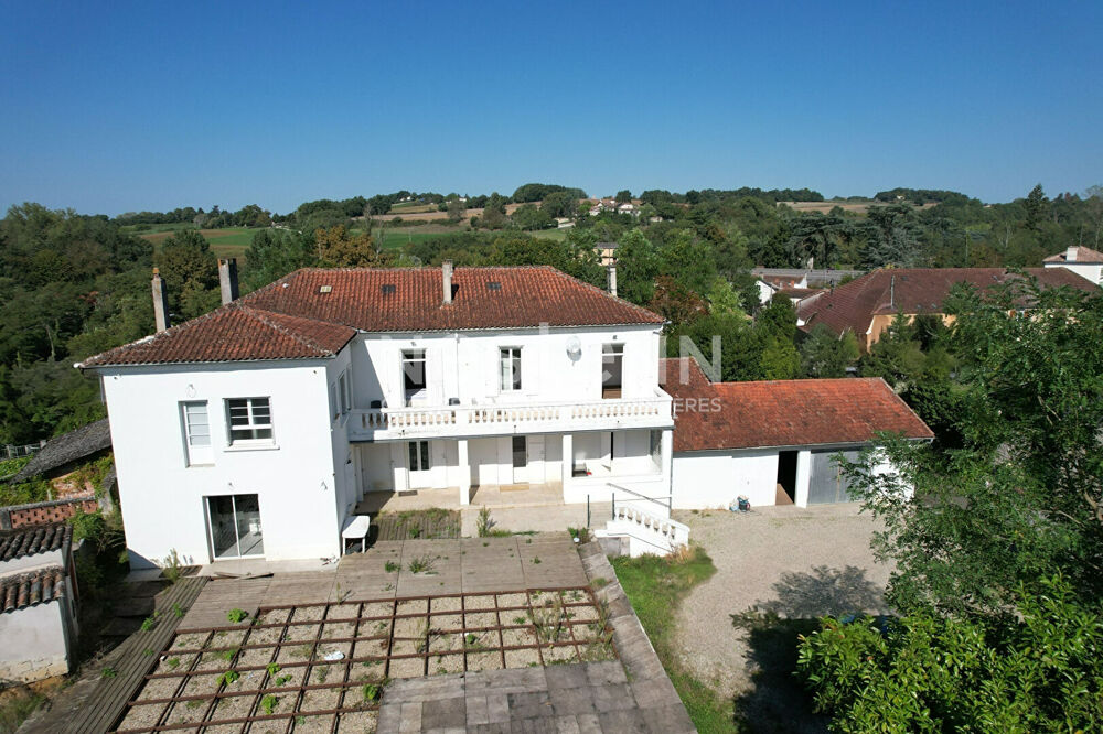 Vente Maison Maison de maître 350 m², 8 pieces, 6 chambres, parc de 6000 m² à Nérac Nerac