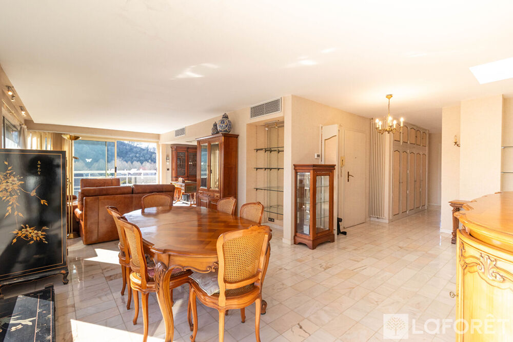 Appartement Périgueux 4 pièces 145 m2 trois salle d'eau, garage et cave