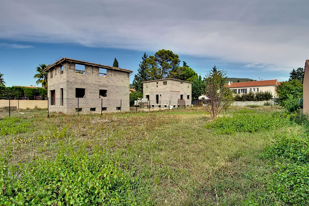 Vente Terrain A VENDRE en EXCLUSVITE - Terrain Draguignan 751m² avec 50% d'emprise au sol. Draguignan