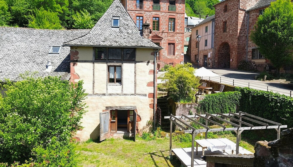Maison Villecomtal 5 pièces 150 m2 + 76m² aménageable sur 585 m² de terrain
