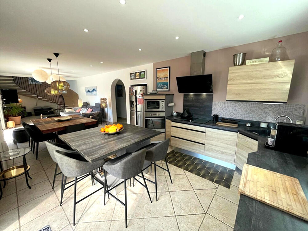 Vente Maison Maison T6 avec piscine Six Fours le Brusc Six fours les plages