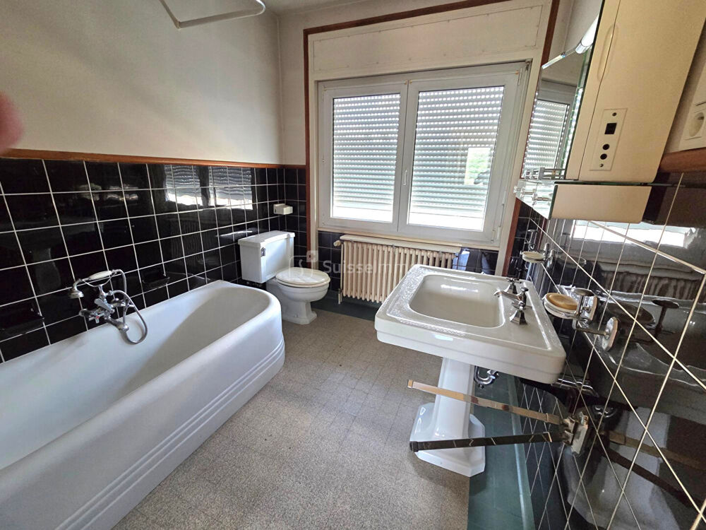 APPARTEMENT T5 111.1 m² 169000 EUROS