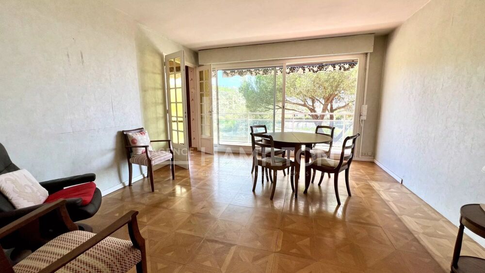 Appartement T3 à rénover de 67 m2 avec terrasse et vue mer