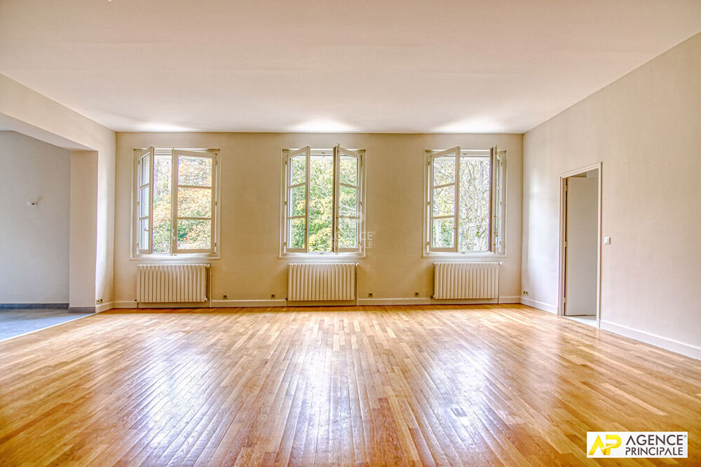 Vente Appartement Versailles Glatigny Appartement d'exception duplex 6 pièces  155.44 m² carrez situé au 1er et dernier étage d'une propriété divi Versailles